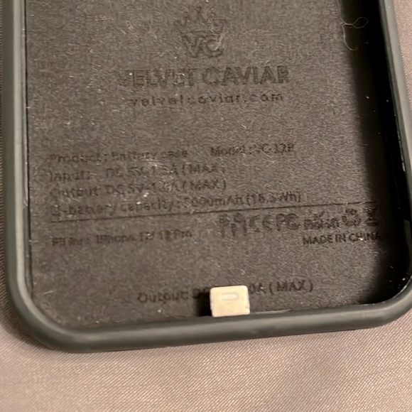 2 Velvet Caviar power bank phone cases - Picture 3 of 3